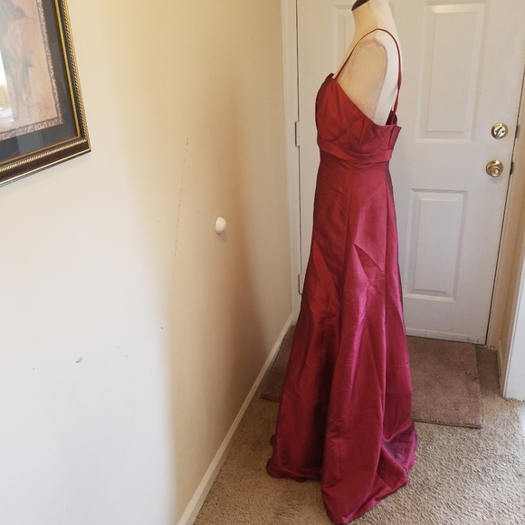 DaVinci Maroon Formal Dress - Picture 3 of 6